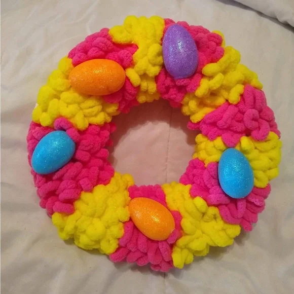 Handmade Loop Yarn Easter Wreaths - Picture 5 of 7